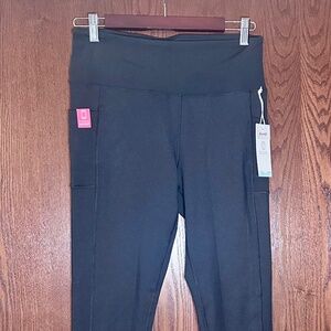 NWT - Balance Collection Leggings - Capri Length